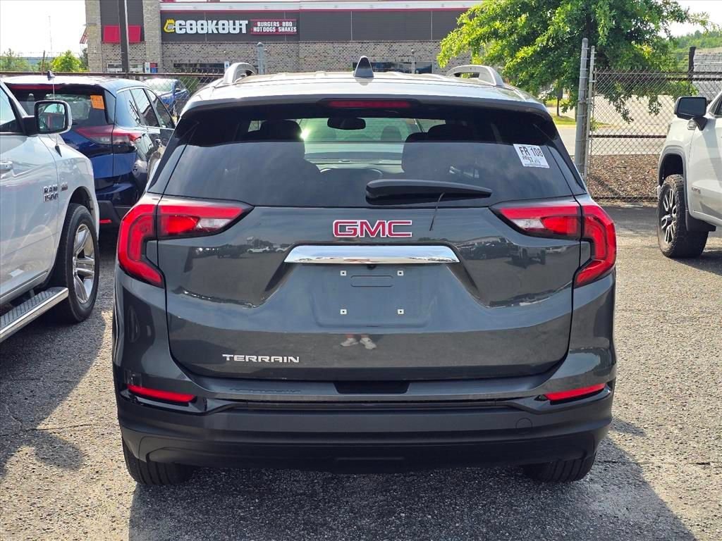 Used 2021 GMC Terrain SLE w/ Driver Convenience Package FWD image 11