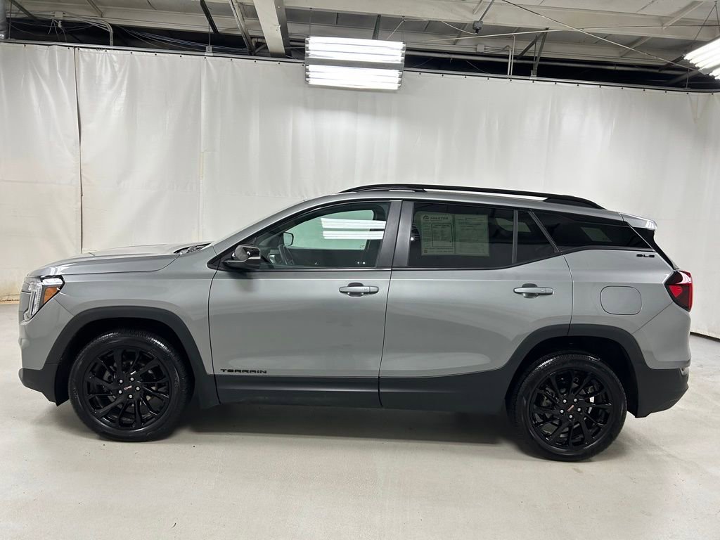 Used 2023 GMC Terrain SLE w/ Elevation Edition AWD/4WD image 8