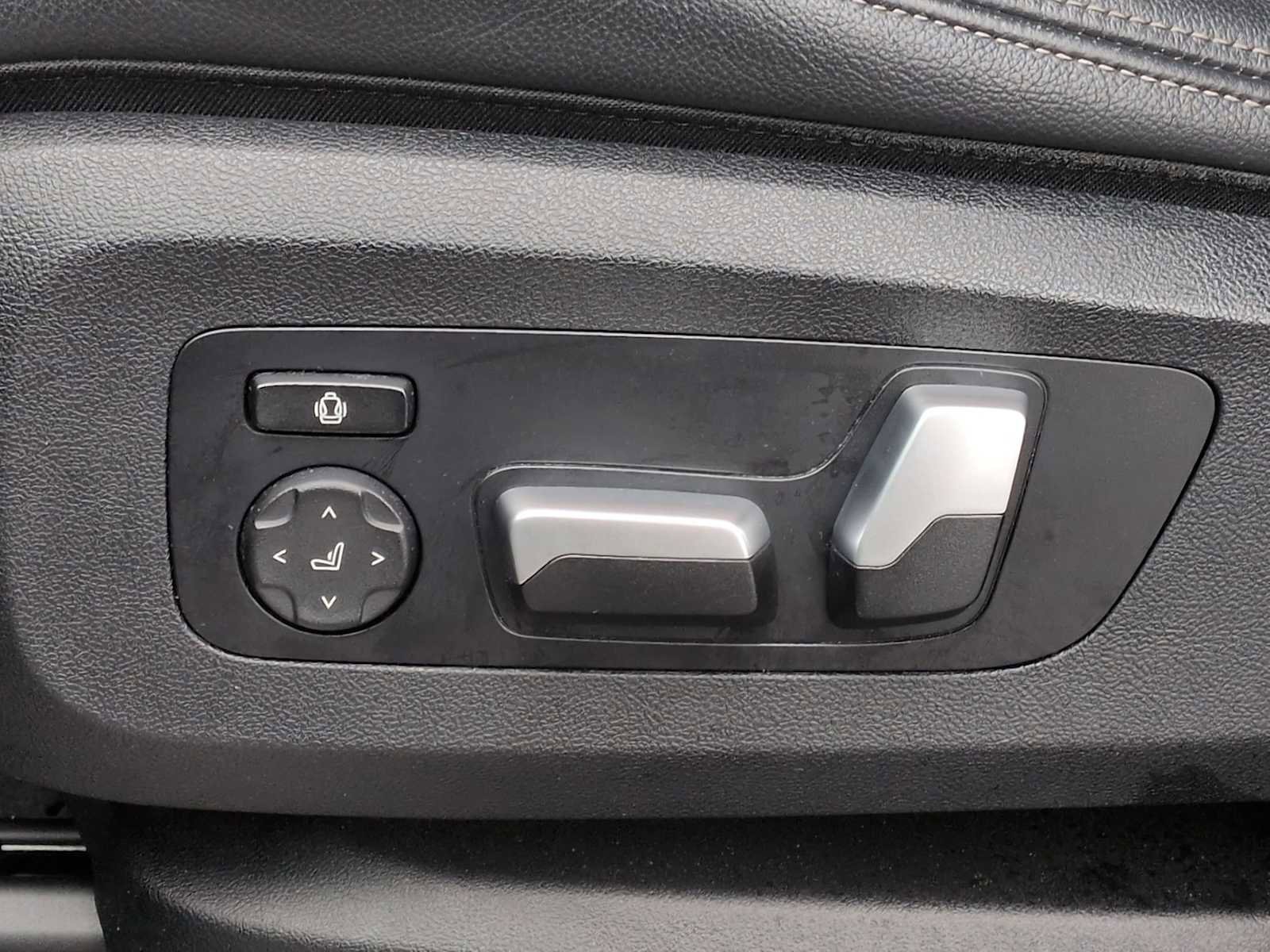 Certified 2022 BMW X5 xDrive40i w/ Parking Assistance Package image 18