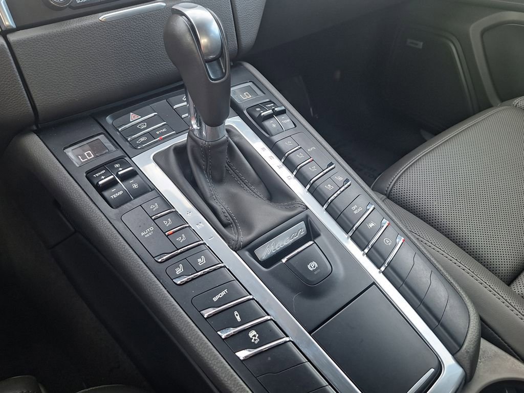 Used 2017 Porsche Macan S image 25