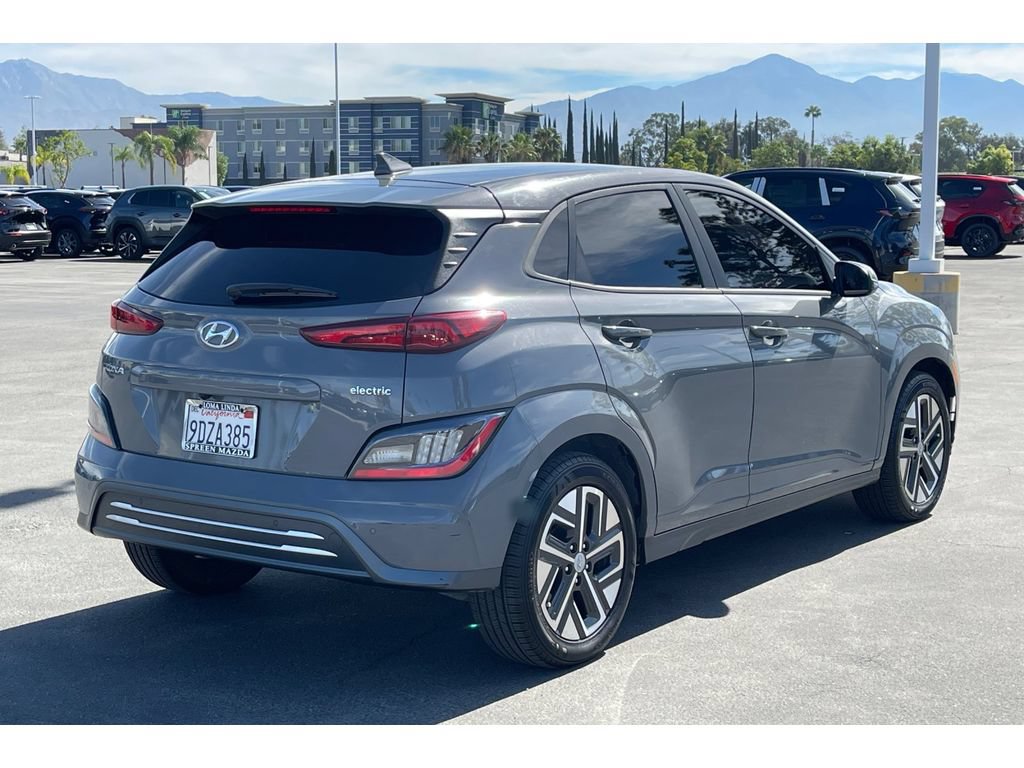 Used 2023 Hyundai Kona Limited FWD image 7