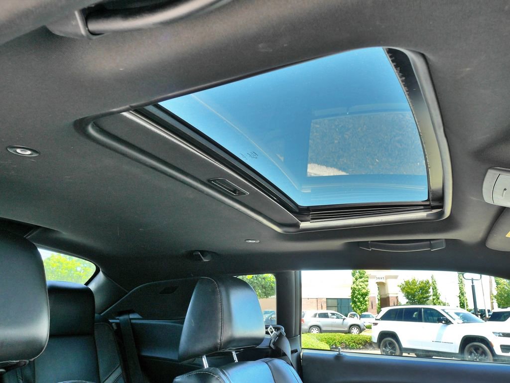 Used 2016 Dodge Challenger R/T Plus RWD image 14