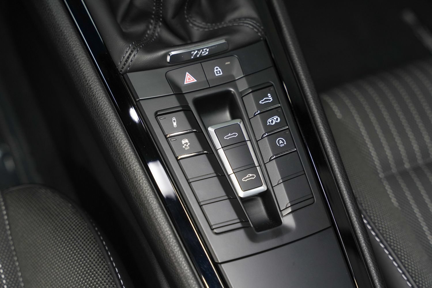 Used 2022 Porsche 718 Boxster RWD image 42