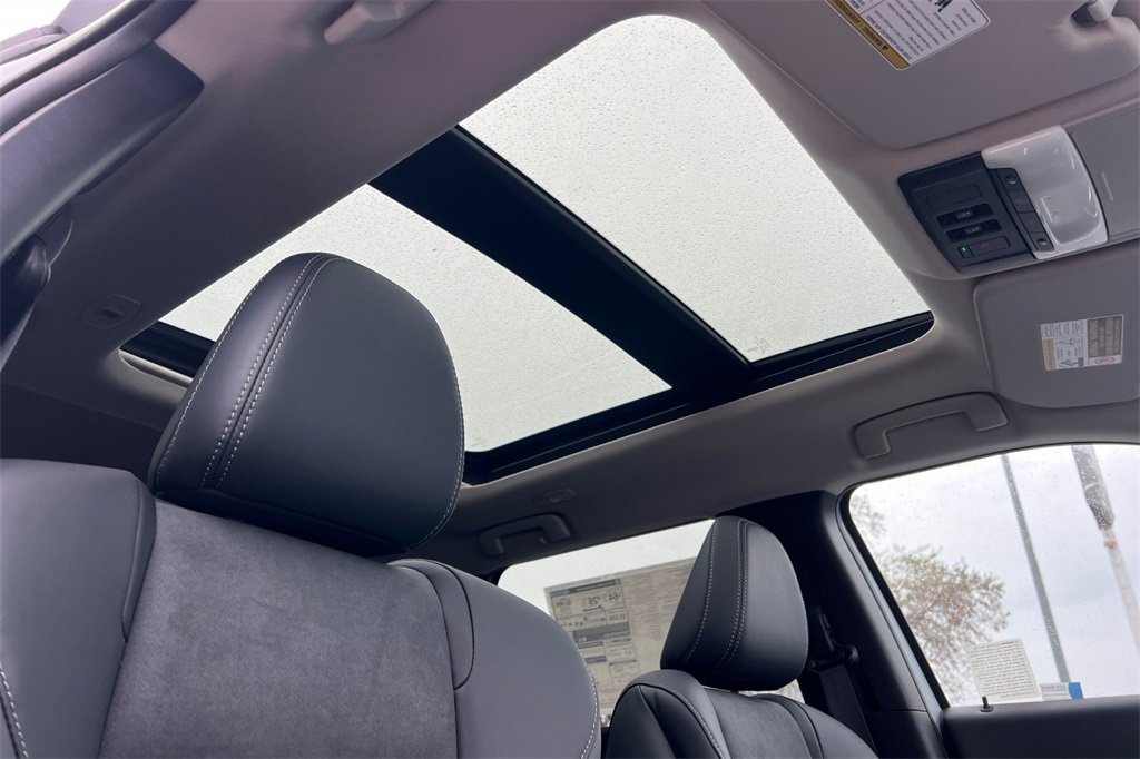 New 2025 Mitsubishi Outlander SE image 18