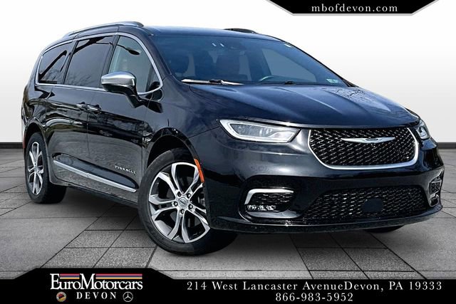 Used 2021 Chrysler Pacifica Pinnacle image 1
