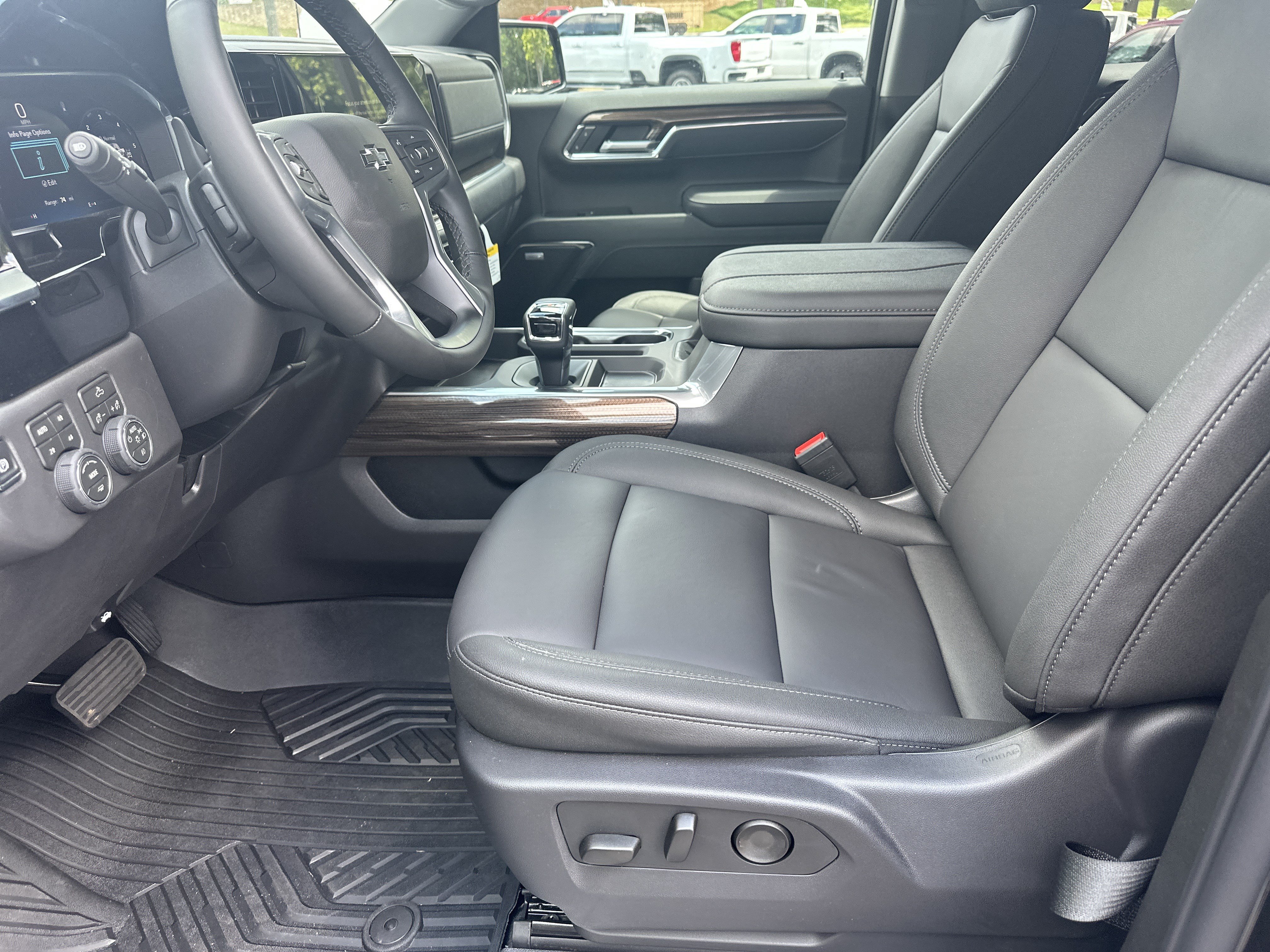 New 2026 Chevrolet Silverado 1500 LT Trail Boss w/ Convenience Package II AWD/4WD image 9