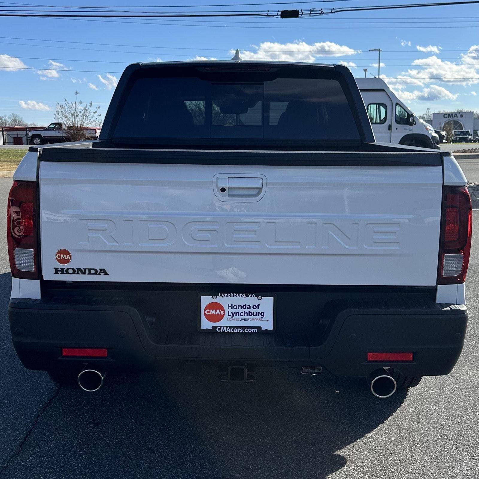 New 2026 Honda Ridgeline Black Edition image 4