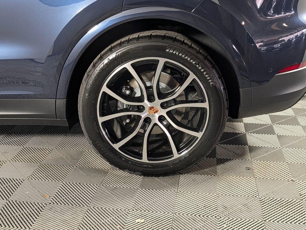 New 2026 Porsche Cayenne AWD/4WD image 12