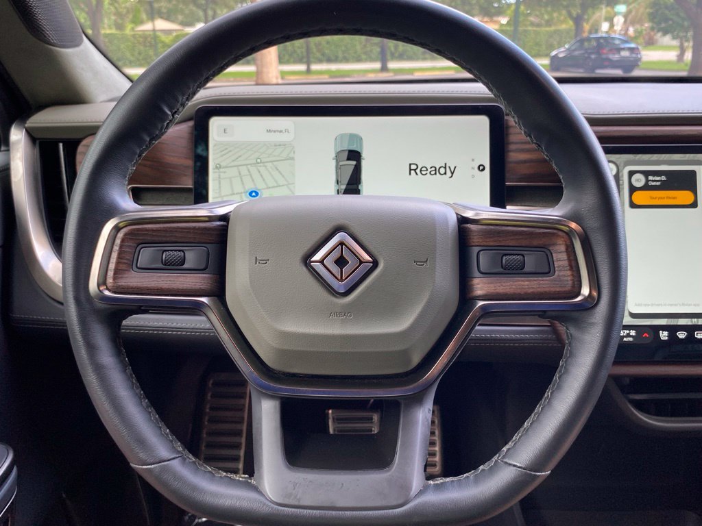 Used 2023 Rivian R1S Adventure Dual AWD/4WD image 24