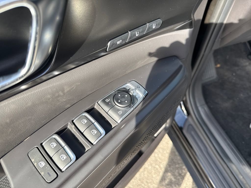 New 2026 Kia Carnival SX w/ SX Dark Edition Package image 11