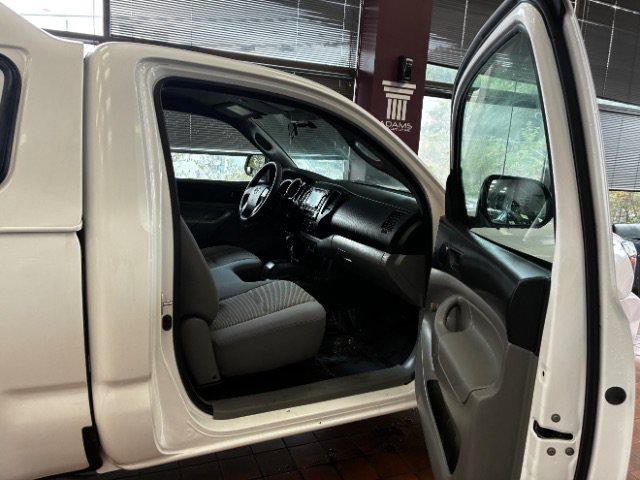 Used 2014 Toyota Tacoma 2WD Regular Cab image 20