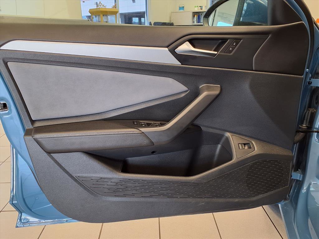 Used 2025 Volkswagen Jetta SE image 20