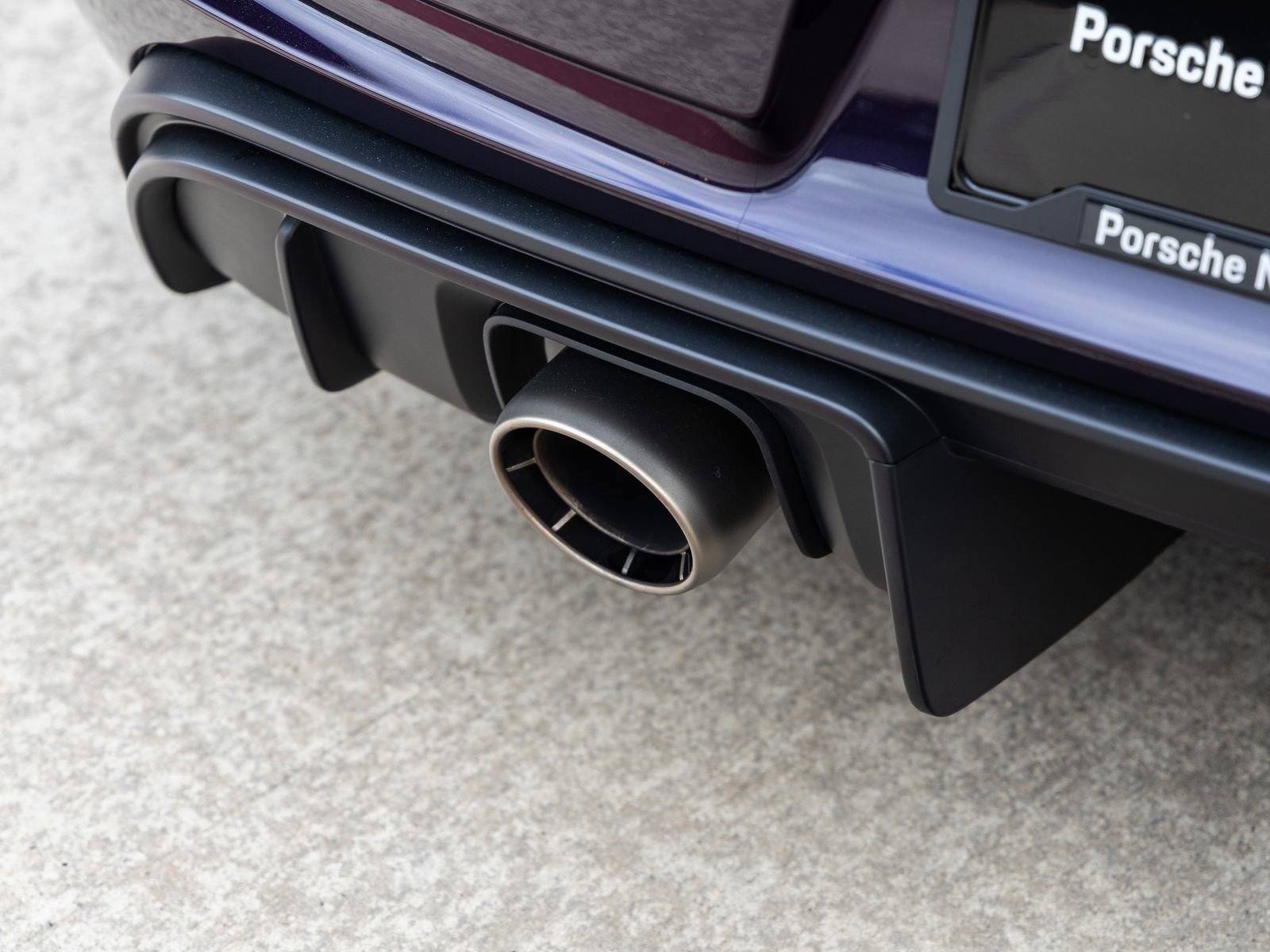 Certified 2025 Porsche 718 Cayman GT4 RS RWD image 15