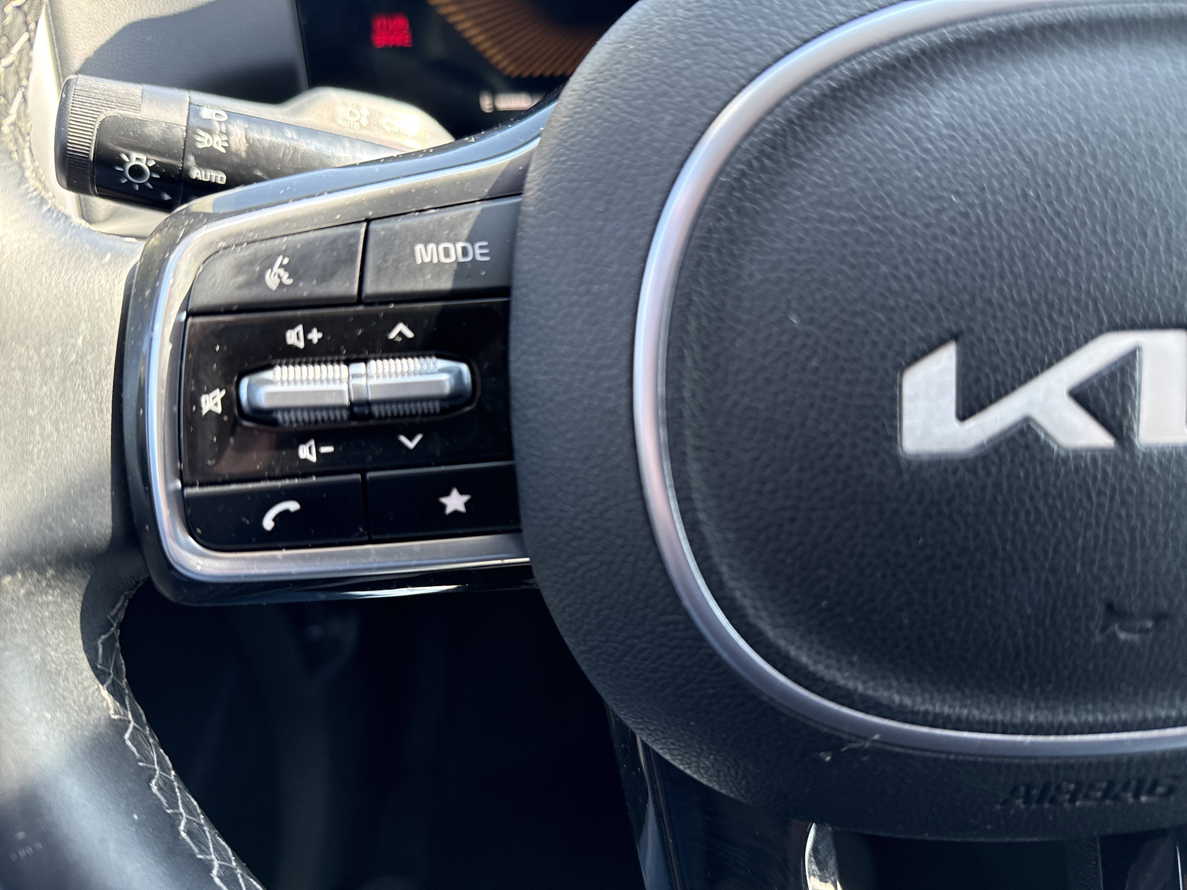 Used 2024 Kia Sorento S w/ Panoramic Sunroof Package image 19