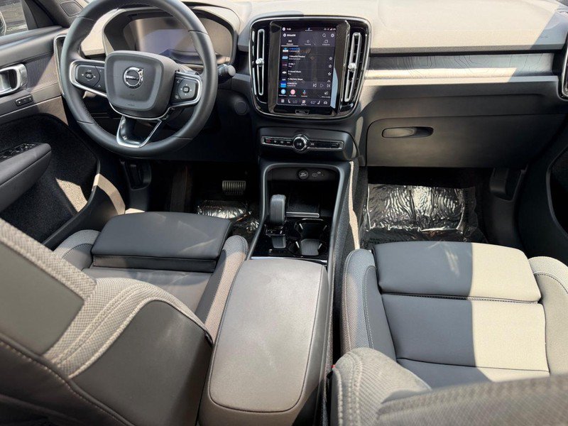 Certified 2023 Volvo C40 Recharge Core w/ Protection Package Premier AWD/4WD image 12