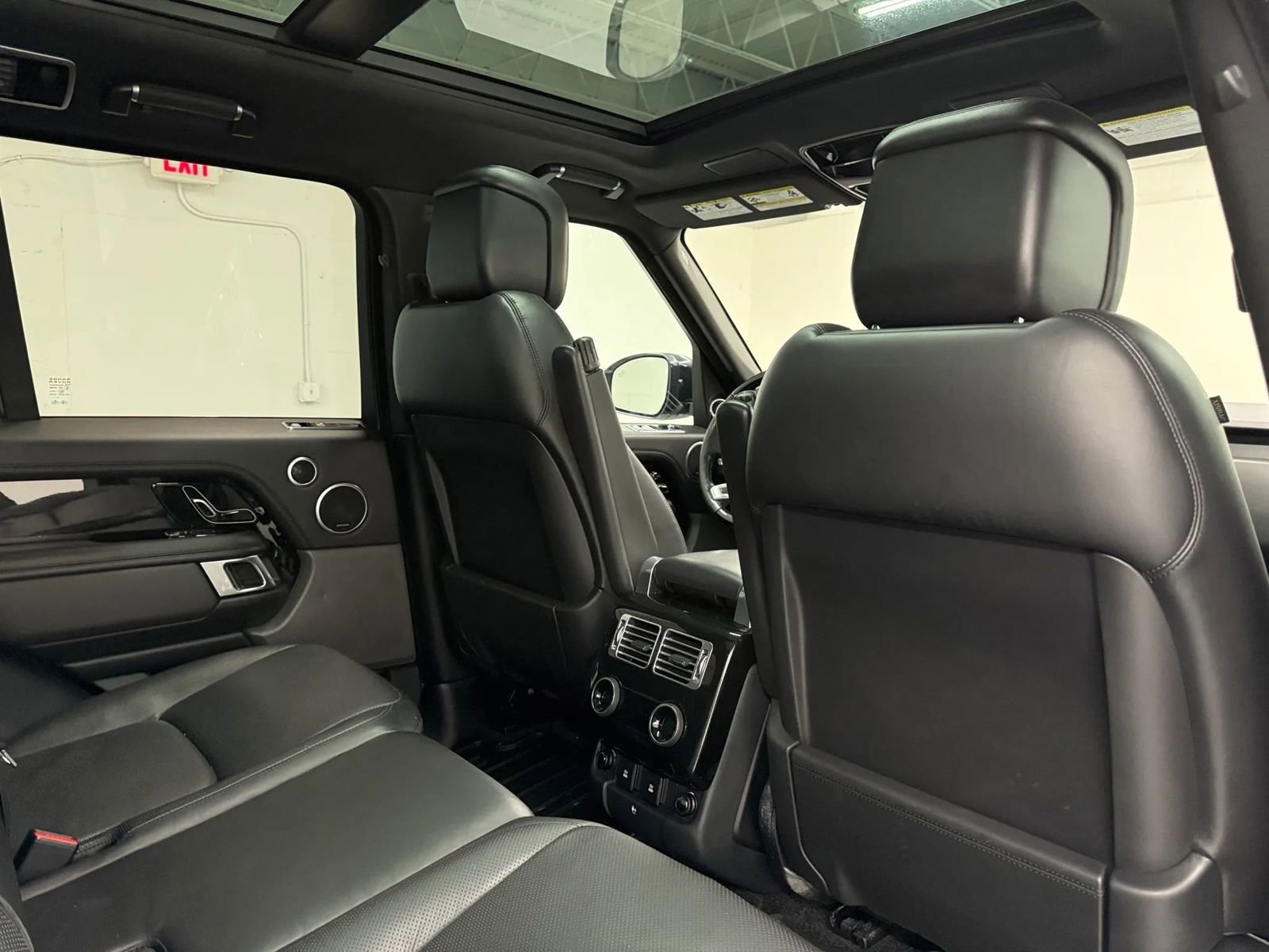 Used 2020 Land Rover Range Rover HSE AWD/4WD image 16