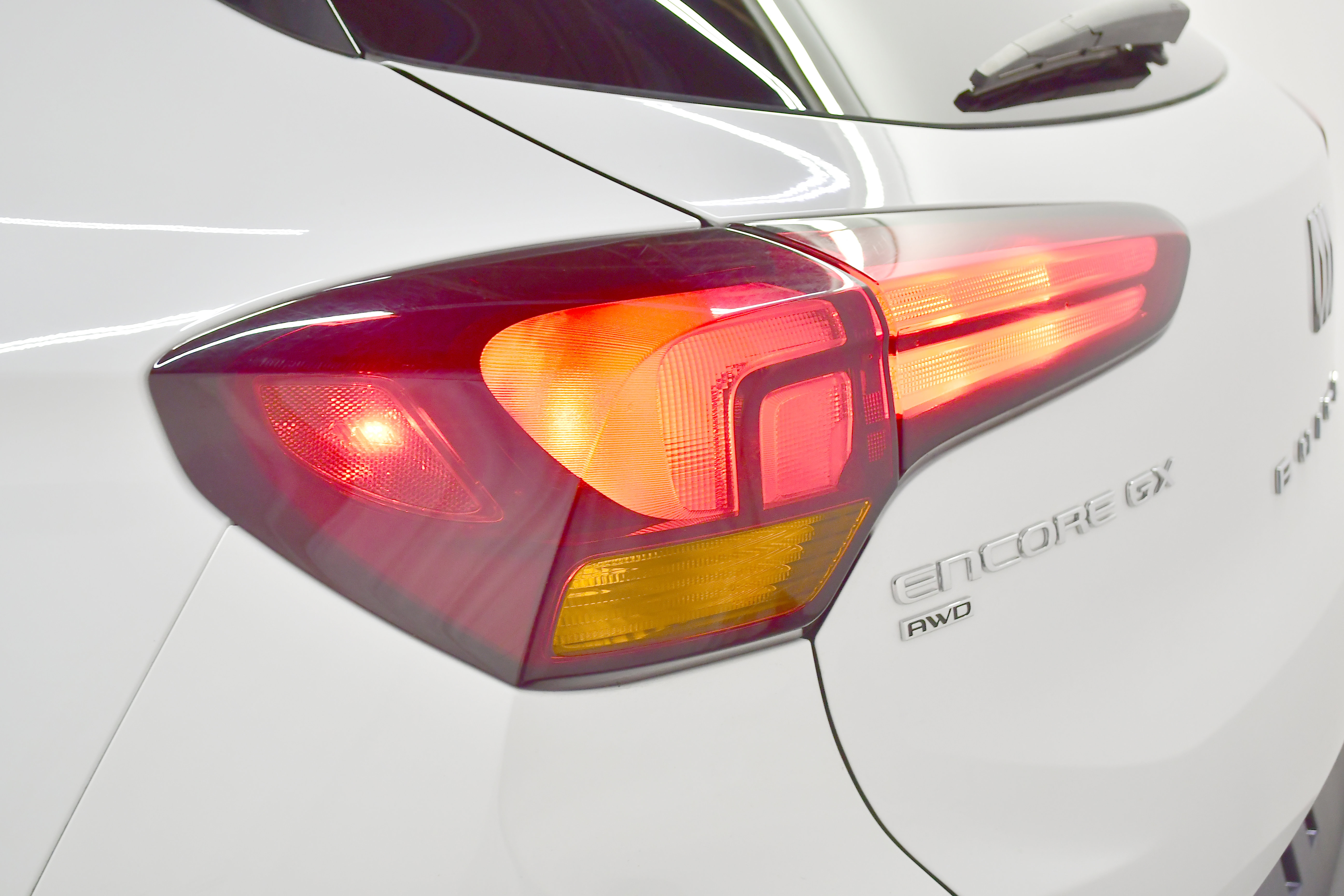 Used 2025 Buick Encore GX Preferred image 32