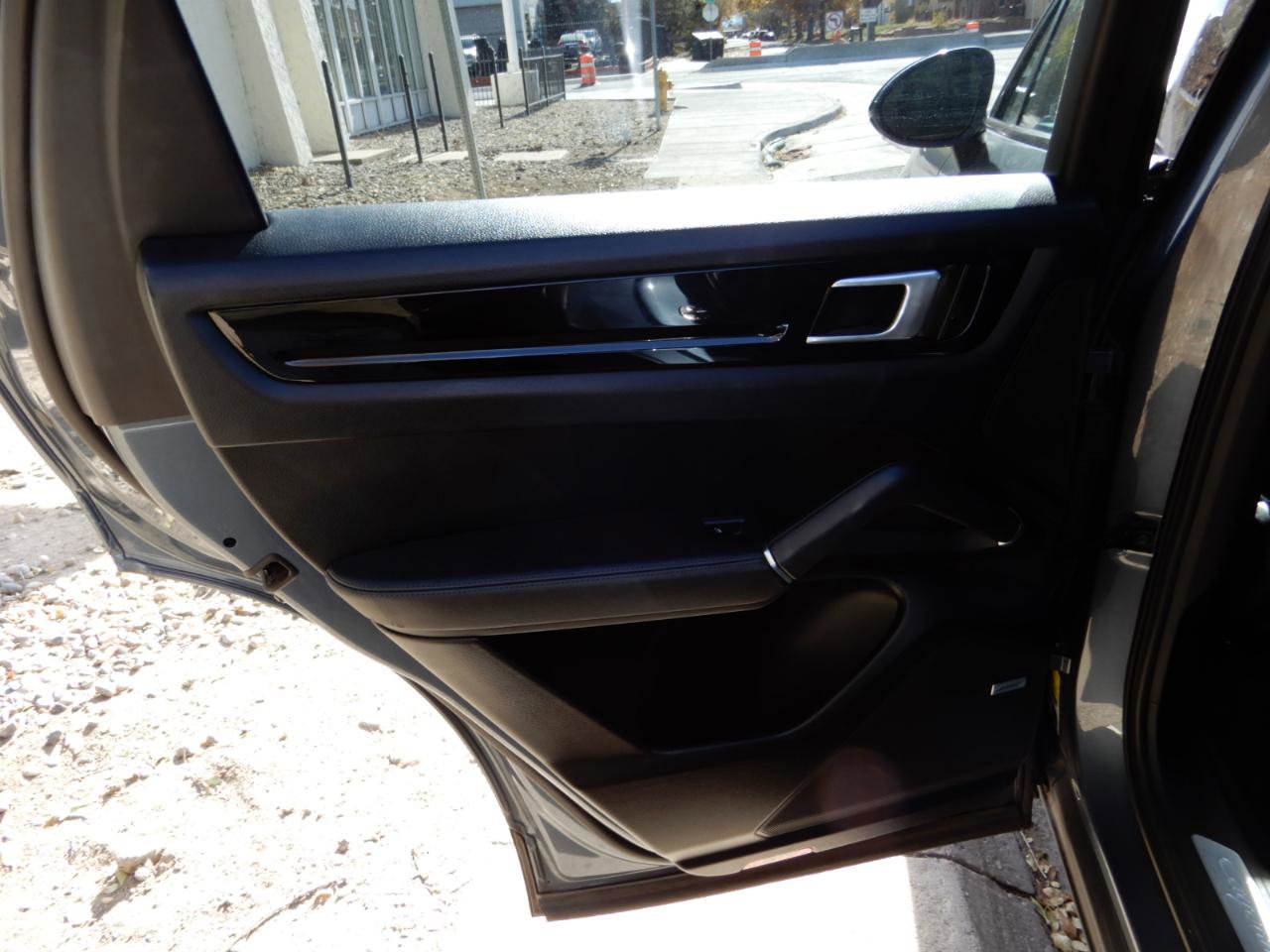 Used 2019 Porsche Cayenne image 23