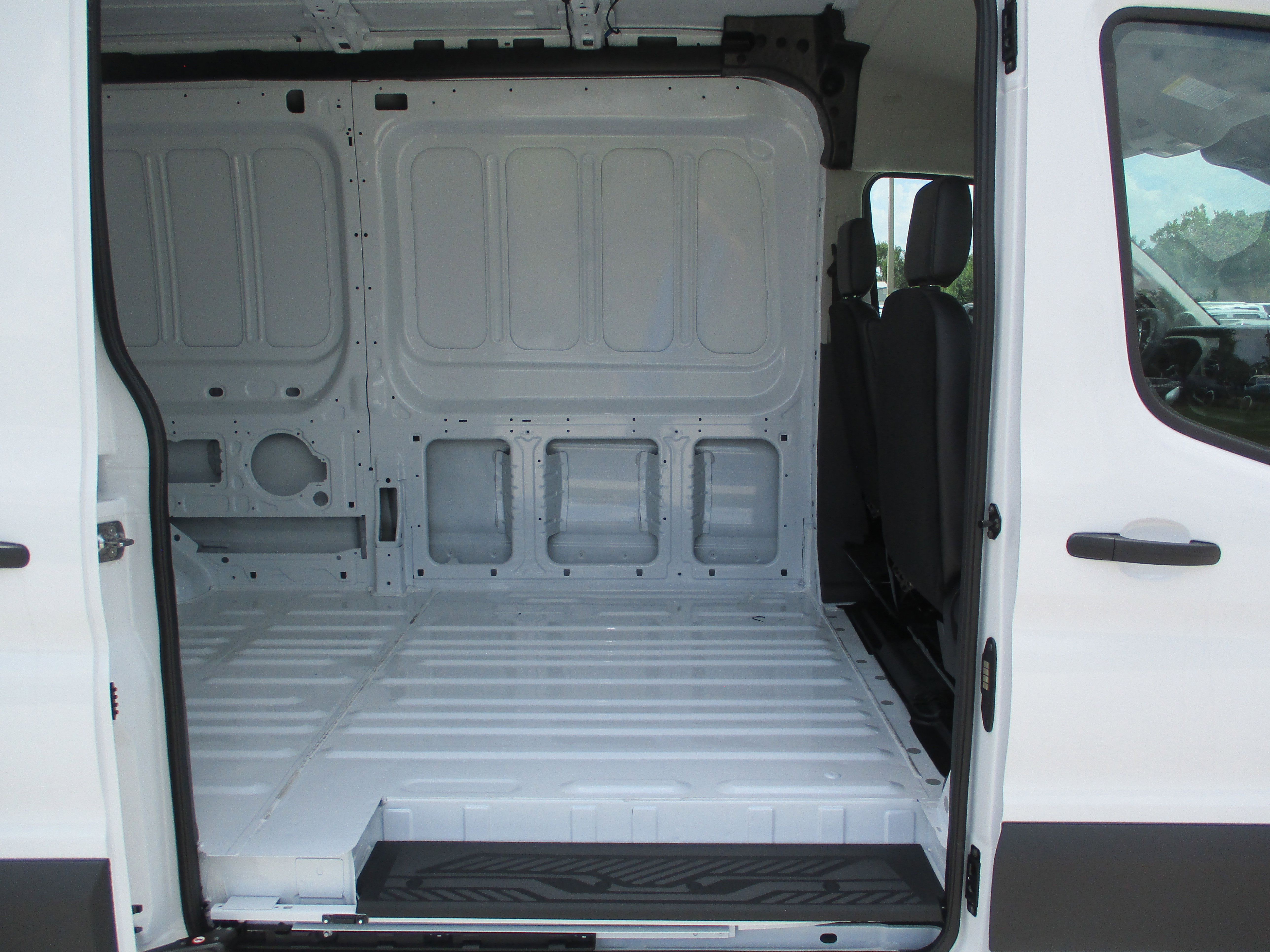 New 2025 Ford Transit 250 148 Medium Roof image 16