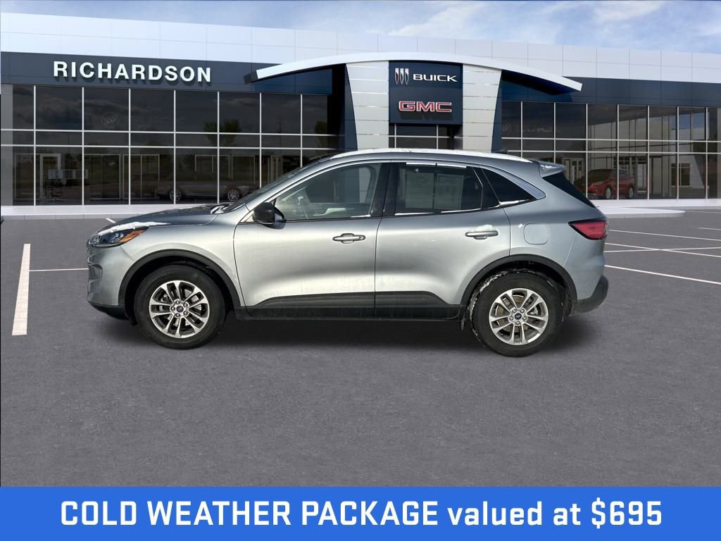 Used 2022 Ford Escape SE w/ Cold Weather Package image 2
