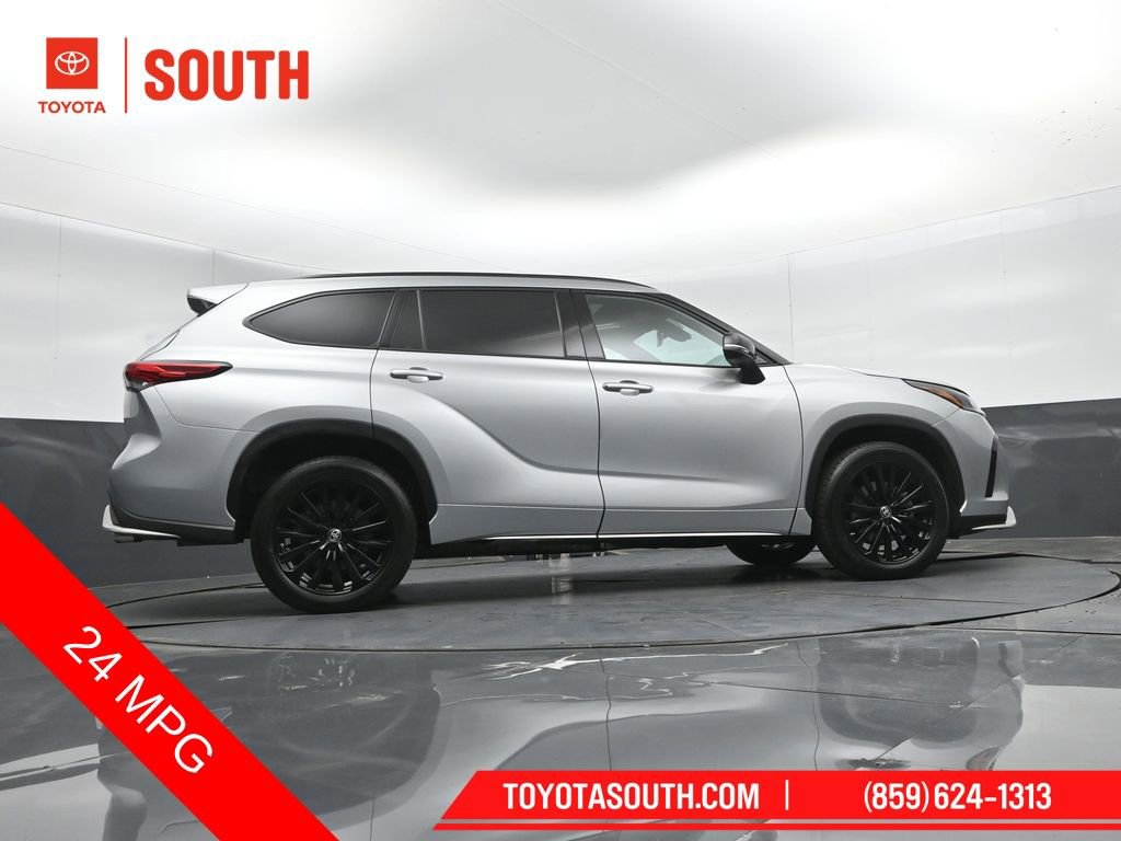 Used 2023 Toyota Highlander XSE image 42