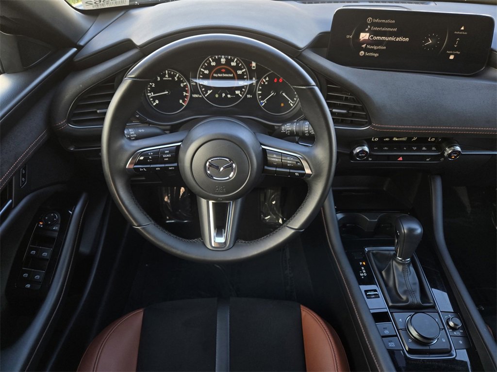 Certified 2025 MAZDA MAZDA3 Carbon w/ Appearance Package image 13