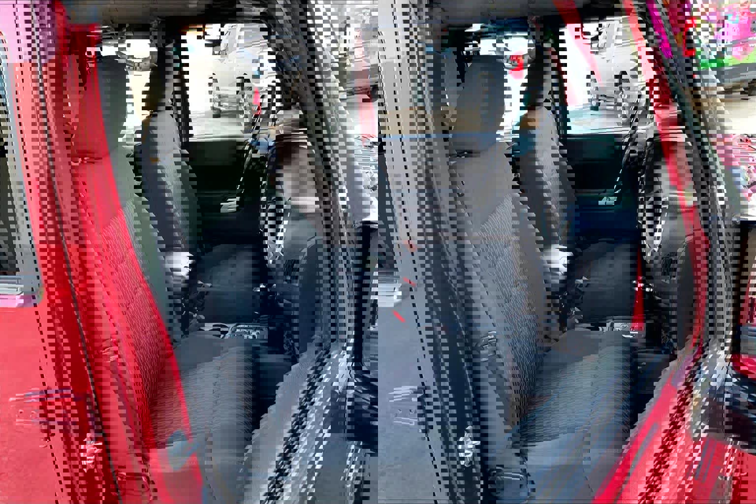 Used 2012 Jeep Wrangler Unlimited Sahara w/ Connectivity Group image 8