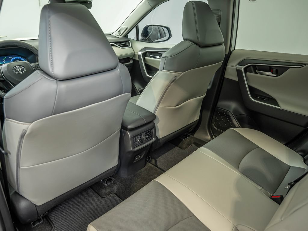 Used 2025 Toyota RAV4 Limited w/ Advanced Technology Package AWD/4WD image 36