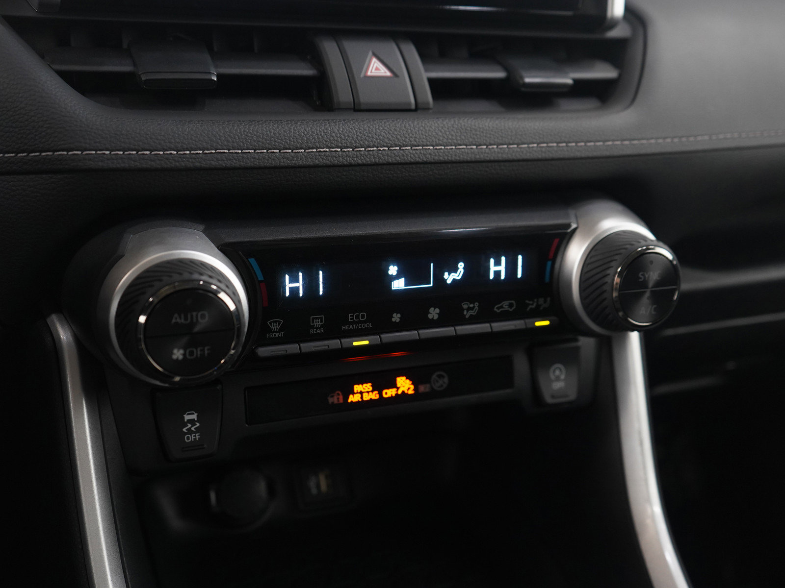 Used 2024 Toyota RAV4 XLE AWD/4WD image 24