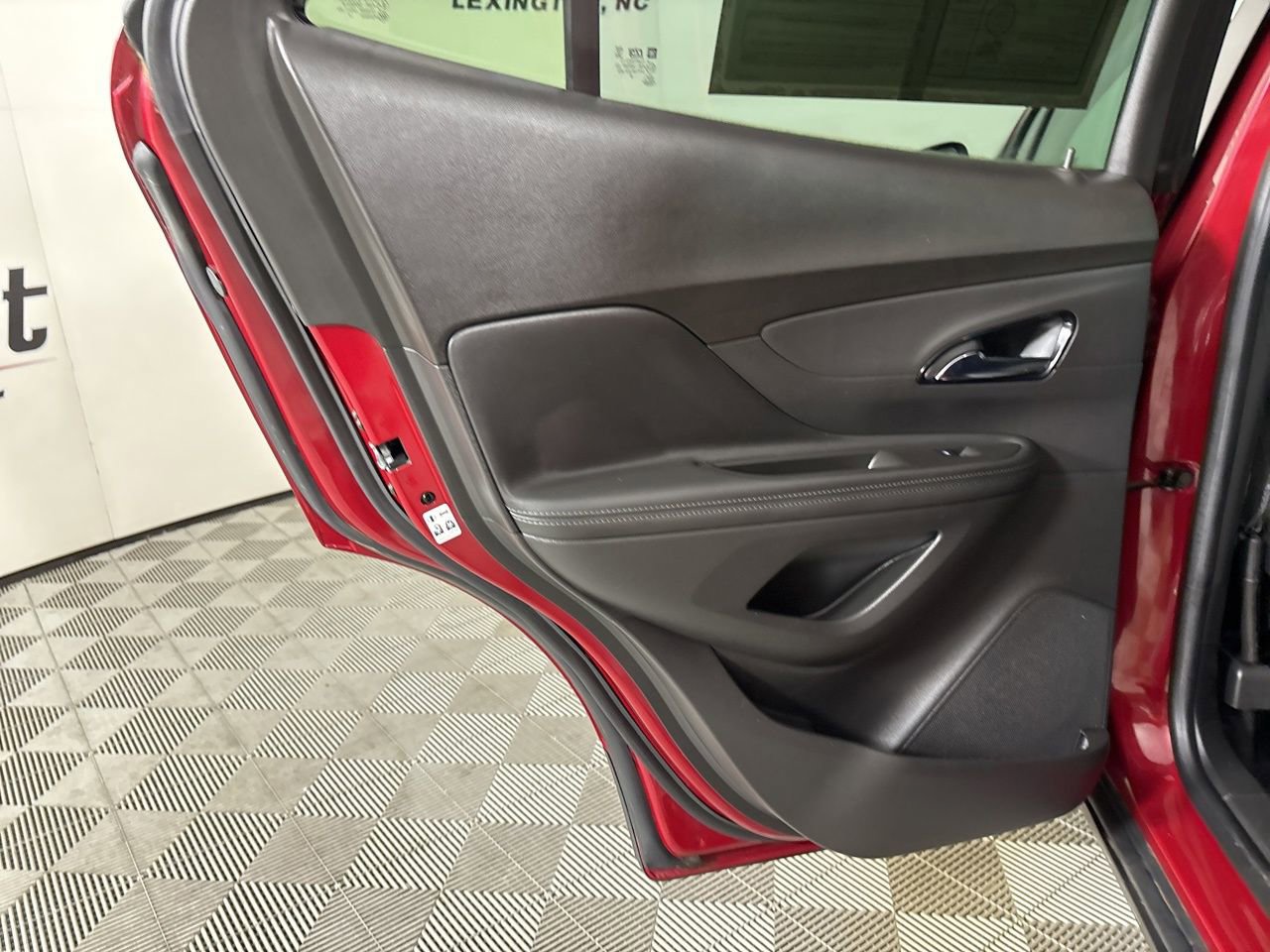 Used 2020 Buick Encore Preferred image 20