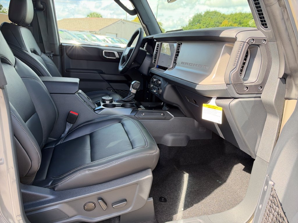 New 2026 Ford Bronco Outer Banks AWD/4WD image 23