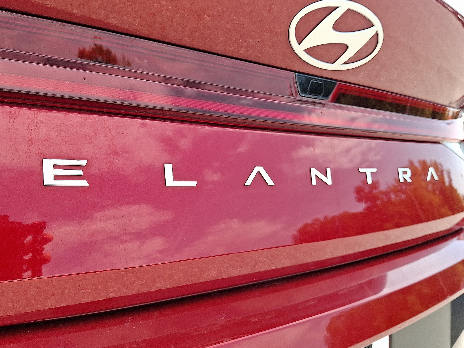 Used 2025 Hyundai Elantra Limited FWD image 32