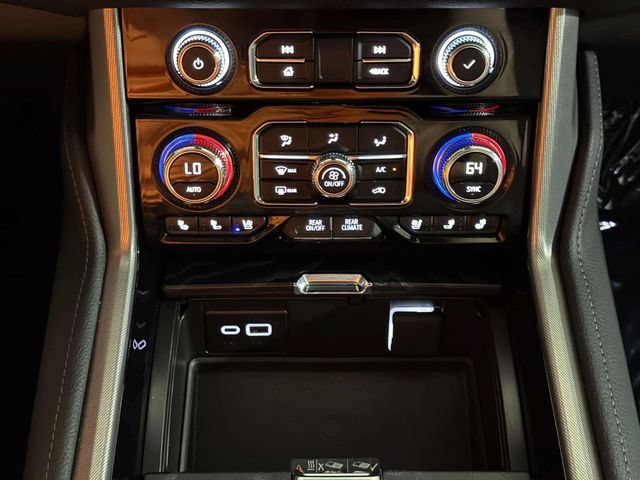 Used 2024 GMC Yukon Denali AWD/4WD image 18
