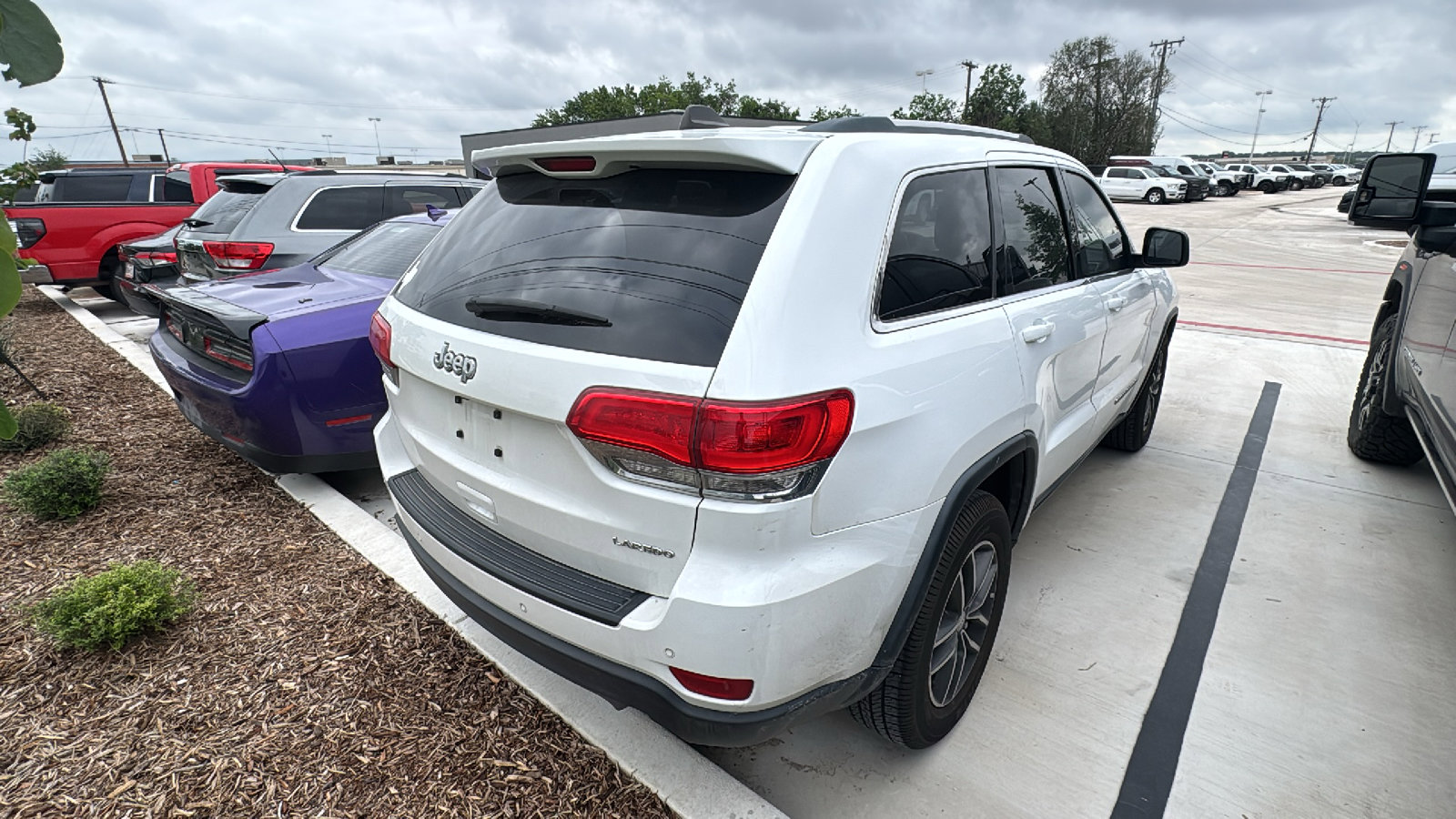 Used 2018 Jeep Grand Cherokee Laredo RWD image 4