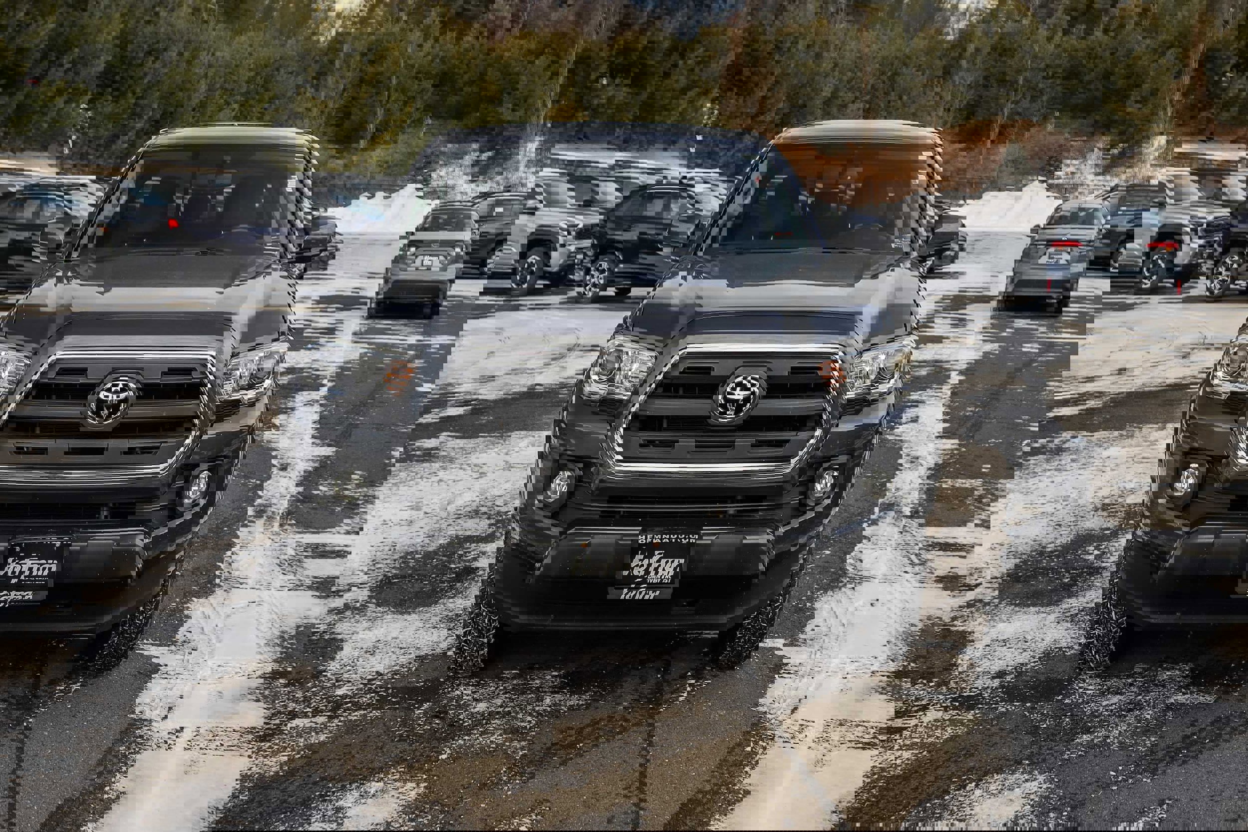 Used 2017 Toyota Tacoma SR5 image 2