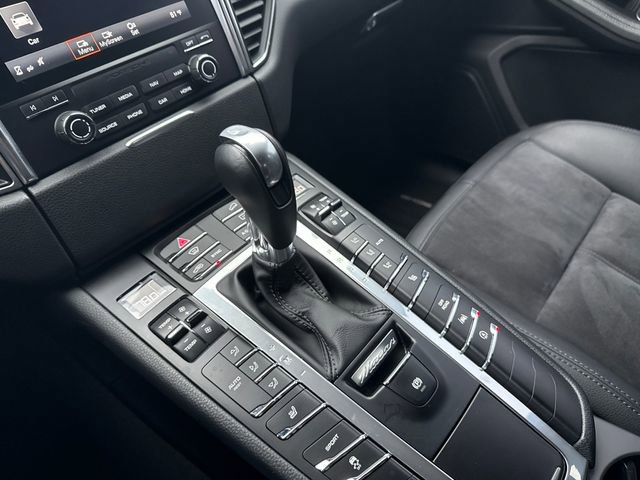 Used 2018 Porsche Macan Sport Edition image 49