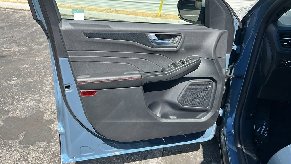 New 2025 Ford Escape ST-Line w/ Tech Pack #1 image 13