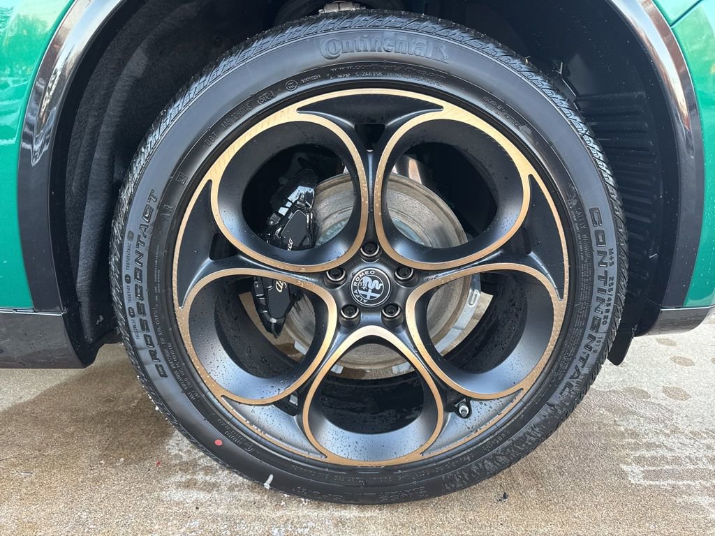 New 2025 Alfa Romeo Stelvio Sprint image 24