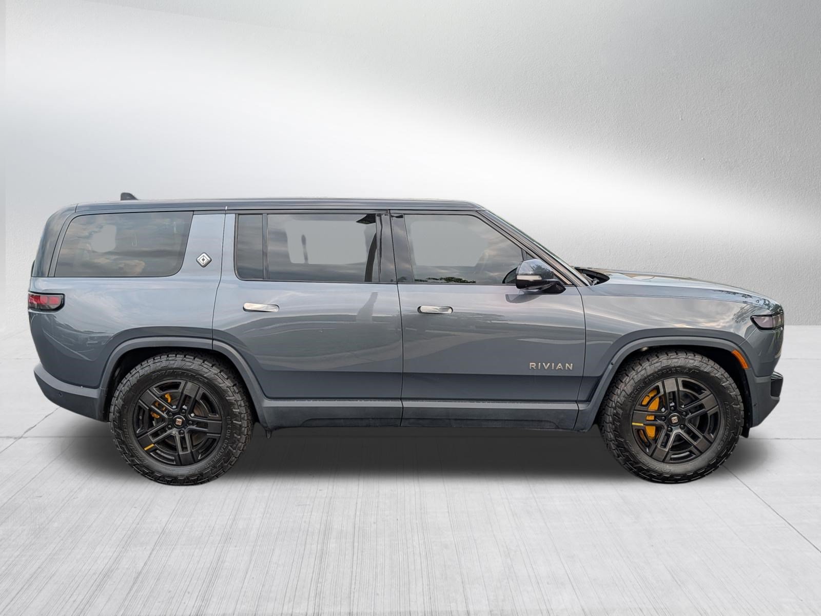Used 2023 Rivian R1S Adventure AWD/4WD image 8