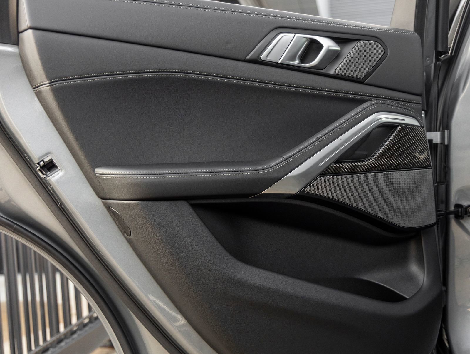 Used 2026 BMW X6 M60i image 37