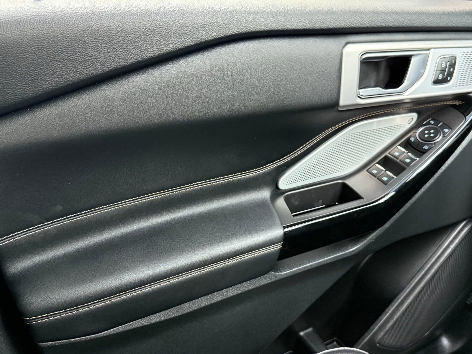 Used 2023 Ford Explorer ST w/ Equipment Group 401A image 33