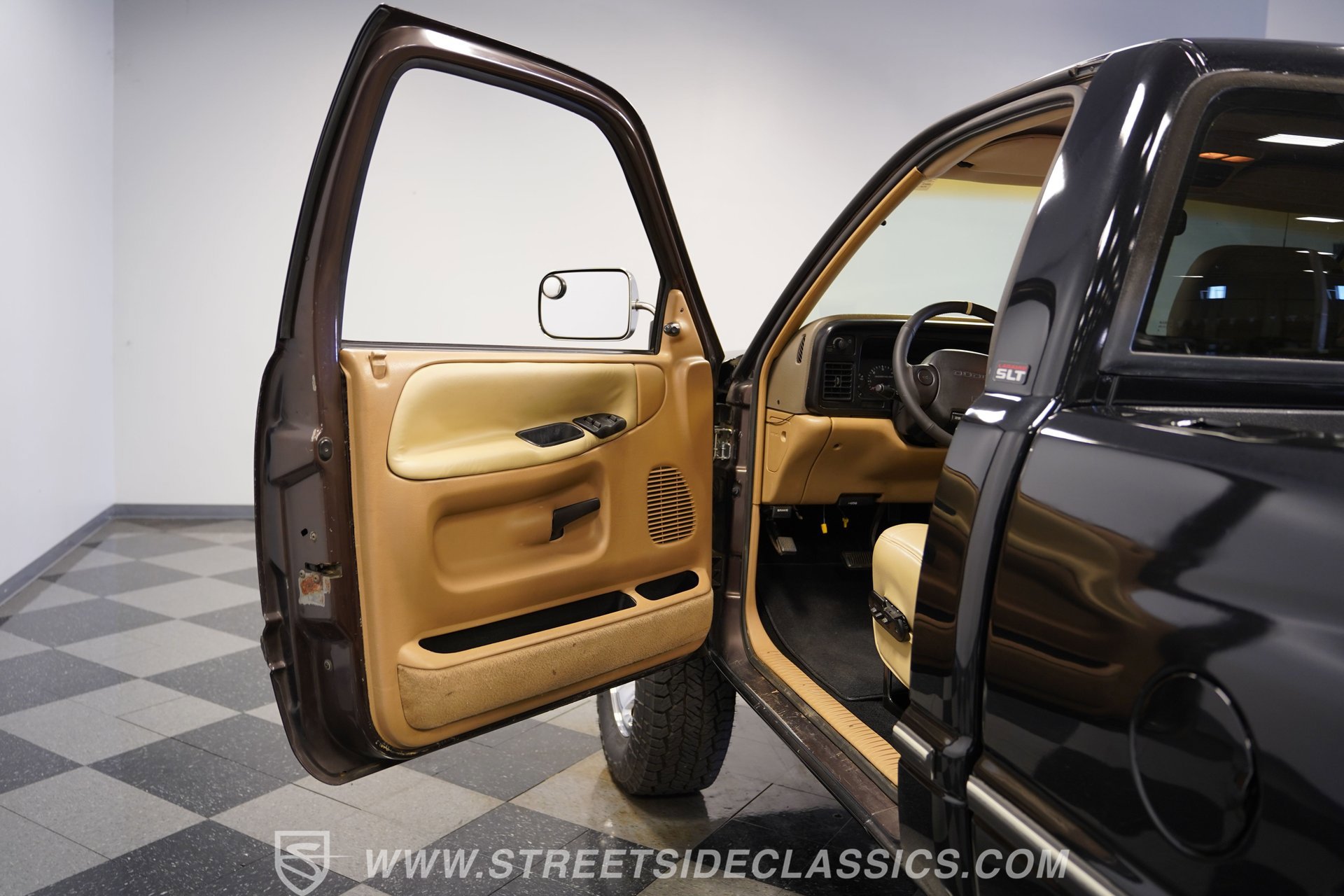 Used 1997 Dodge Ram 1500 Truck 4x4 Regular Cab image 36