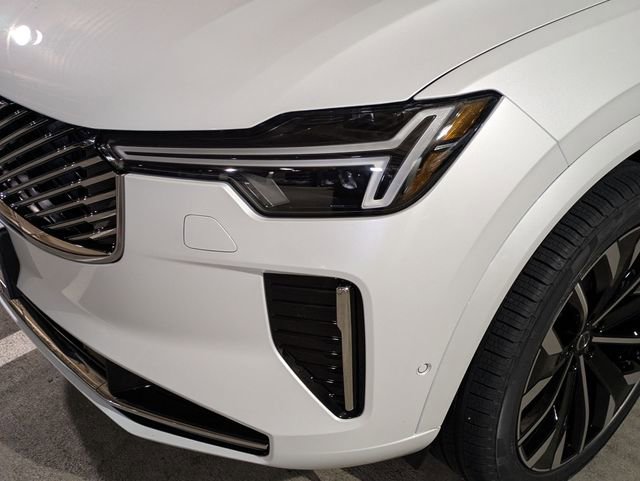 New 2026 Volvo XC90 B6 Plus w/ Protection Package Premier image 9