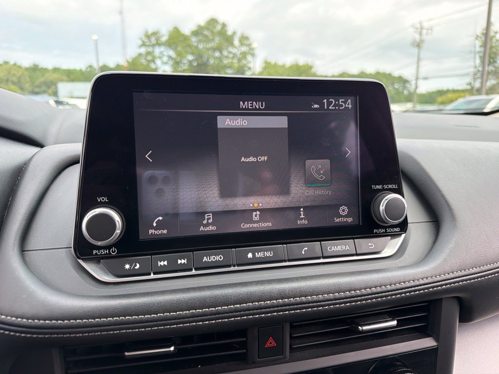Used 2025 Nissan Rogue SV FWD image 10