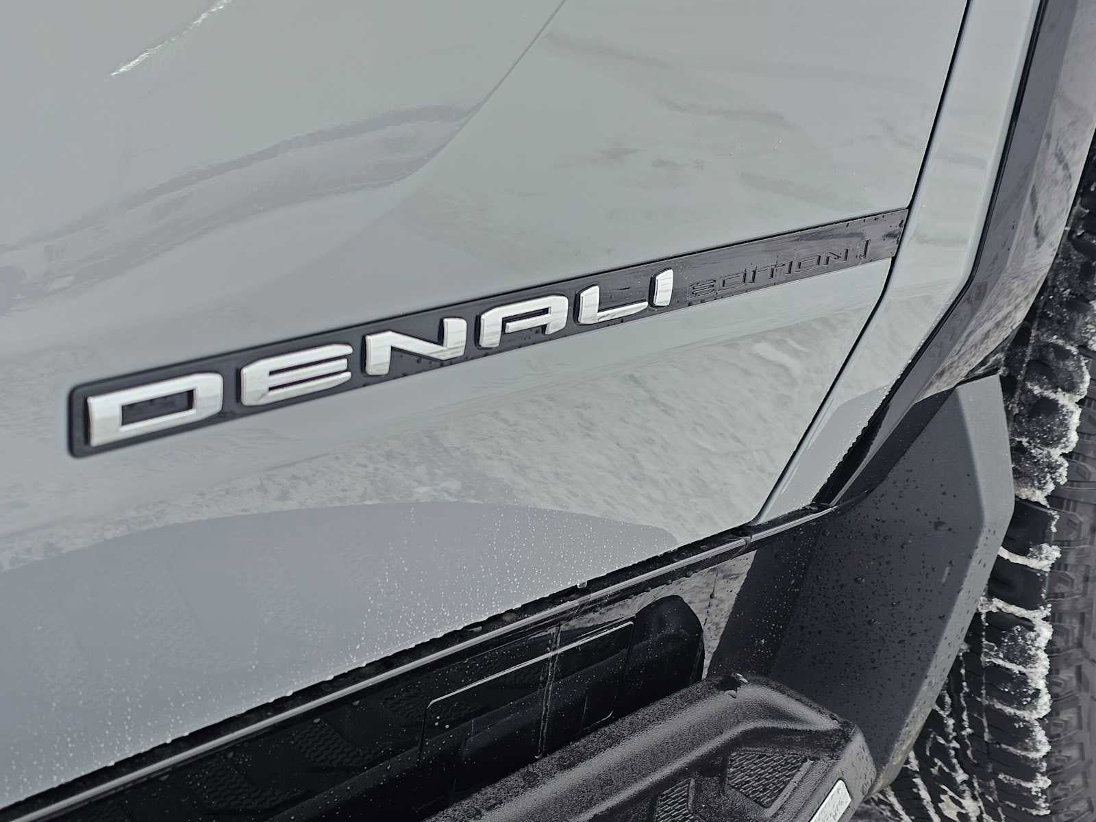 New 2024 GMC Sierra EV Denali AWD/4WD image 15