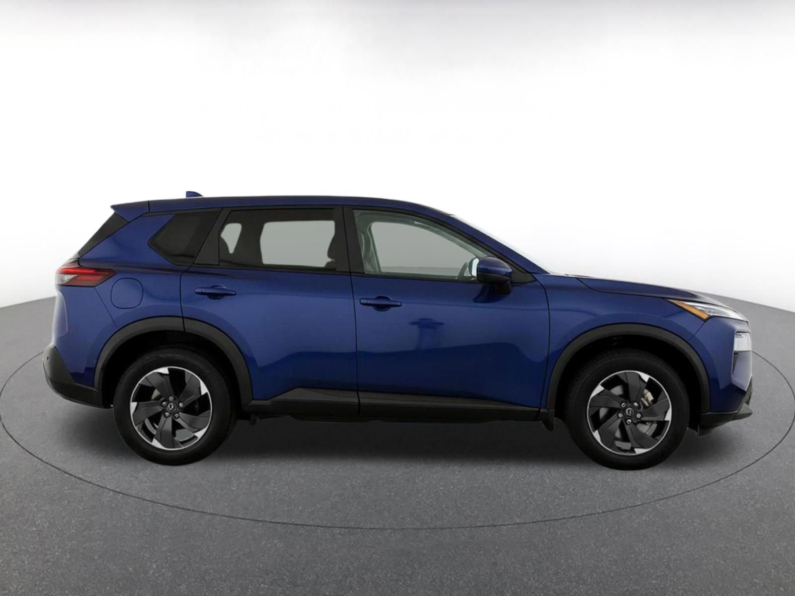 Used 2025 Nissan Rogue SV FWD image 10