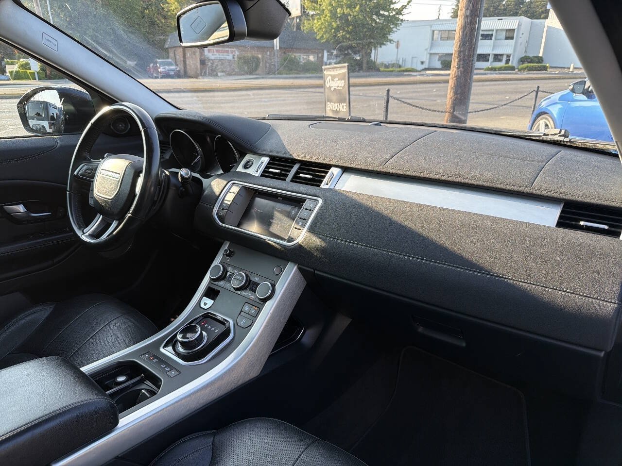 Used 2017 Land Rover Range Rover Evoque SE Premium AWD/4WD image 19