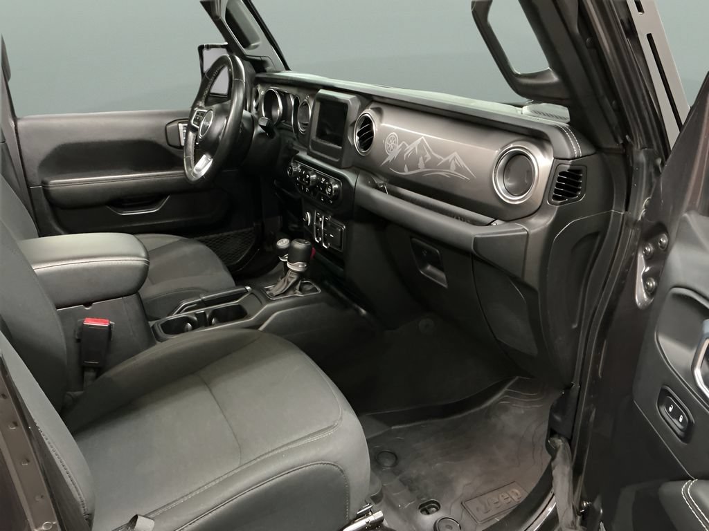 Used 2021 Jeep Wrangler Unlimited Sahara w/ Cold Weather Group AWD/4WD image 27