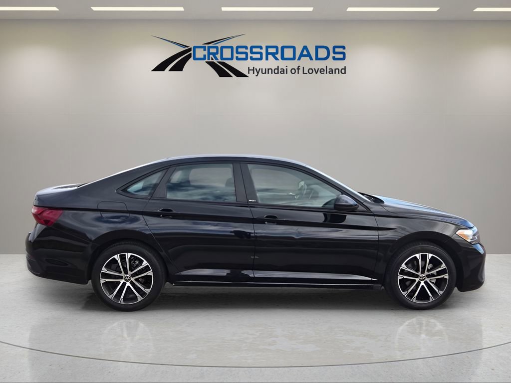 Used 2023 Volkswagen Jetta Sport image 6