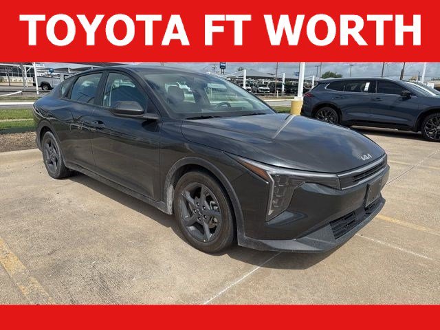 Used 2025 Kia K4 LXS image 1